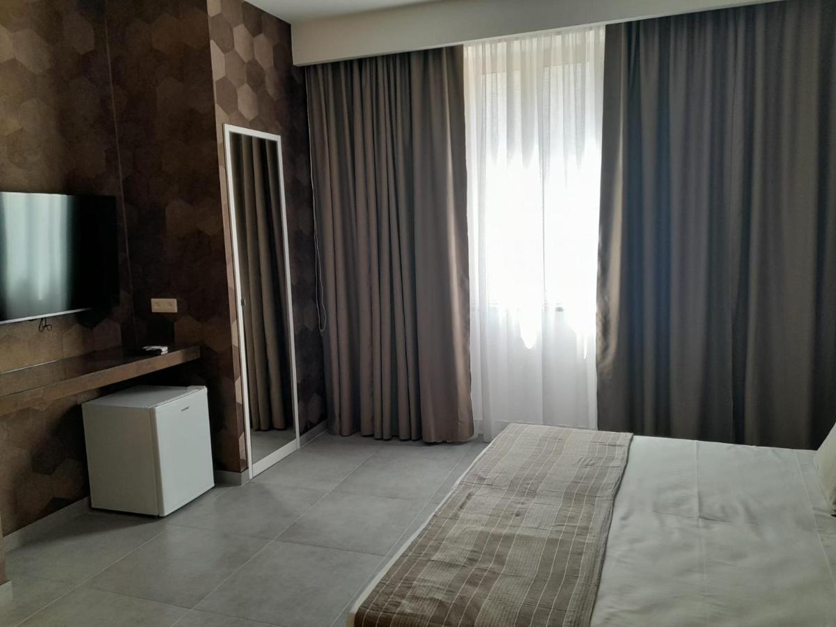 Baaria House Hotel Барселона-Поцо ди Гото Екстериор снимка