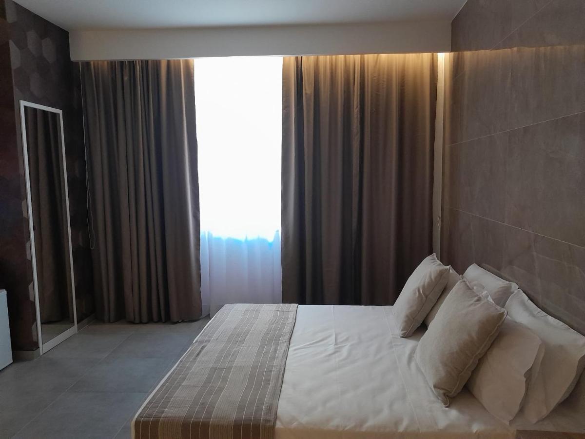 Baaria House Hotel Барселона-Поцо ди Гото Екстериор снимка
