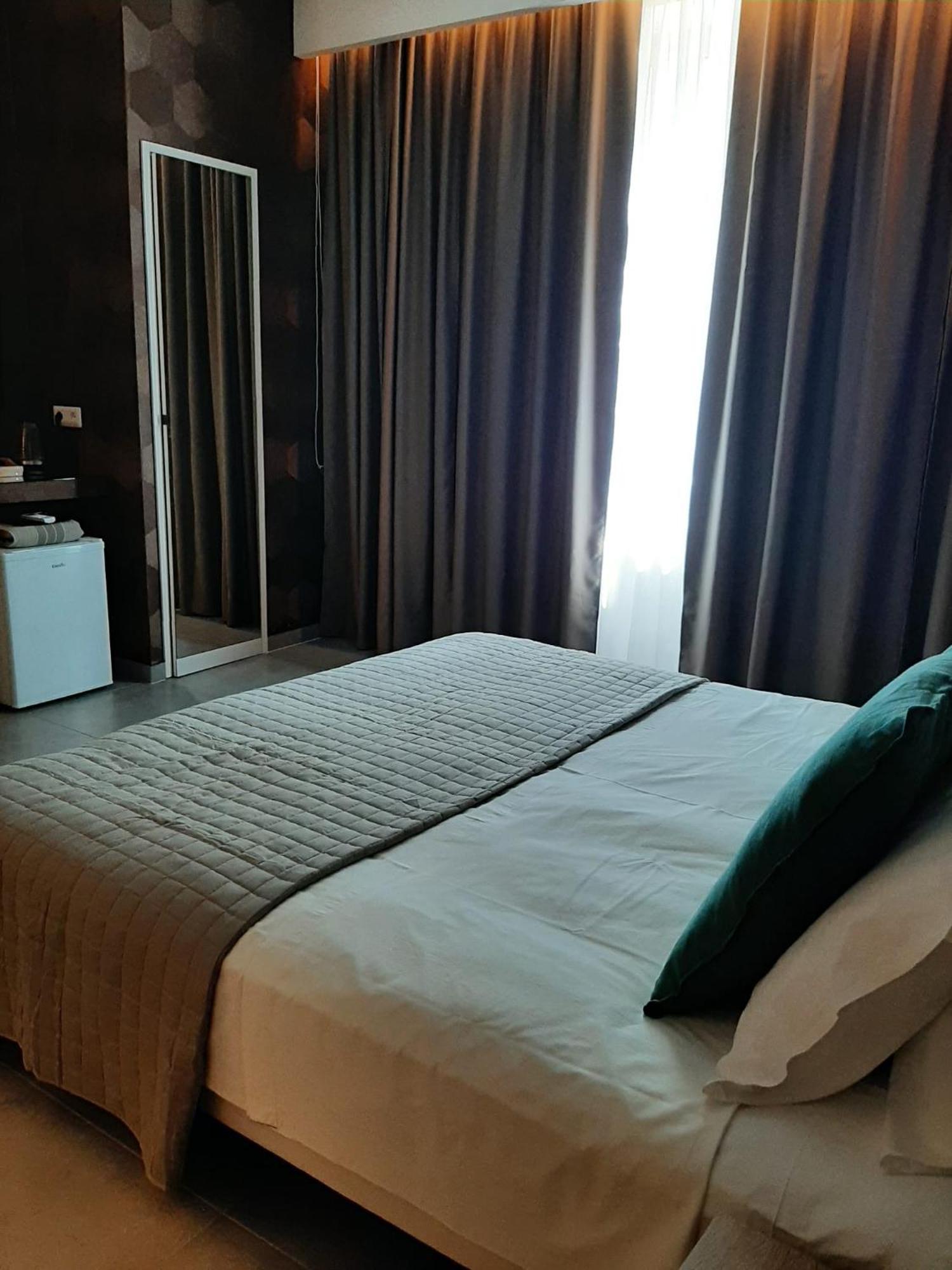Baaria House Hotel Барселона-Поцо ди Гото Екстериор снимка