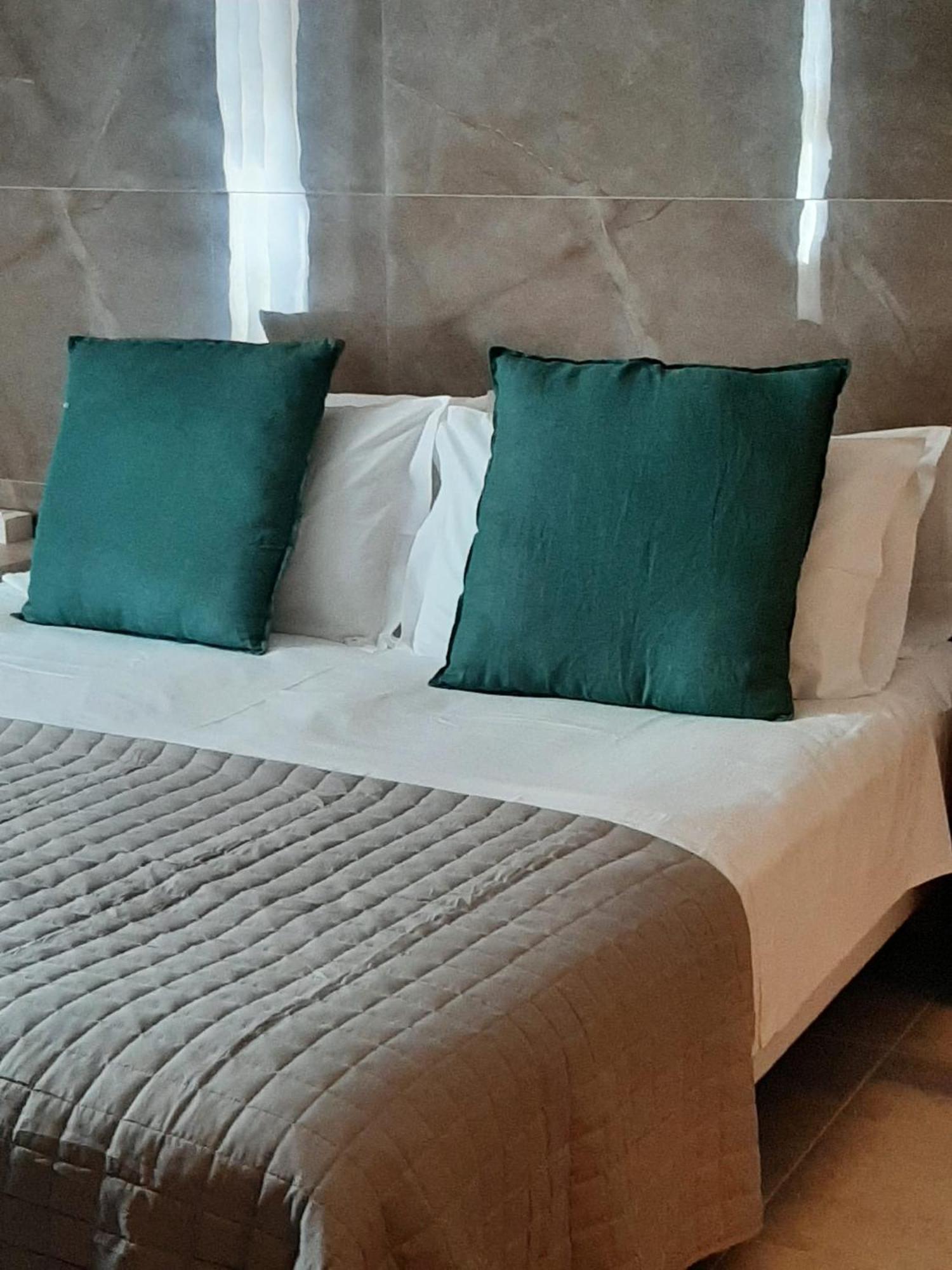 Baaria House Hotel Барселона-Поцо ди Гото Екстериор снимка
