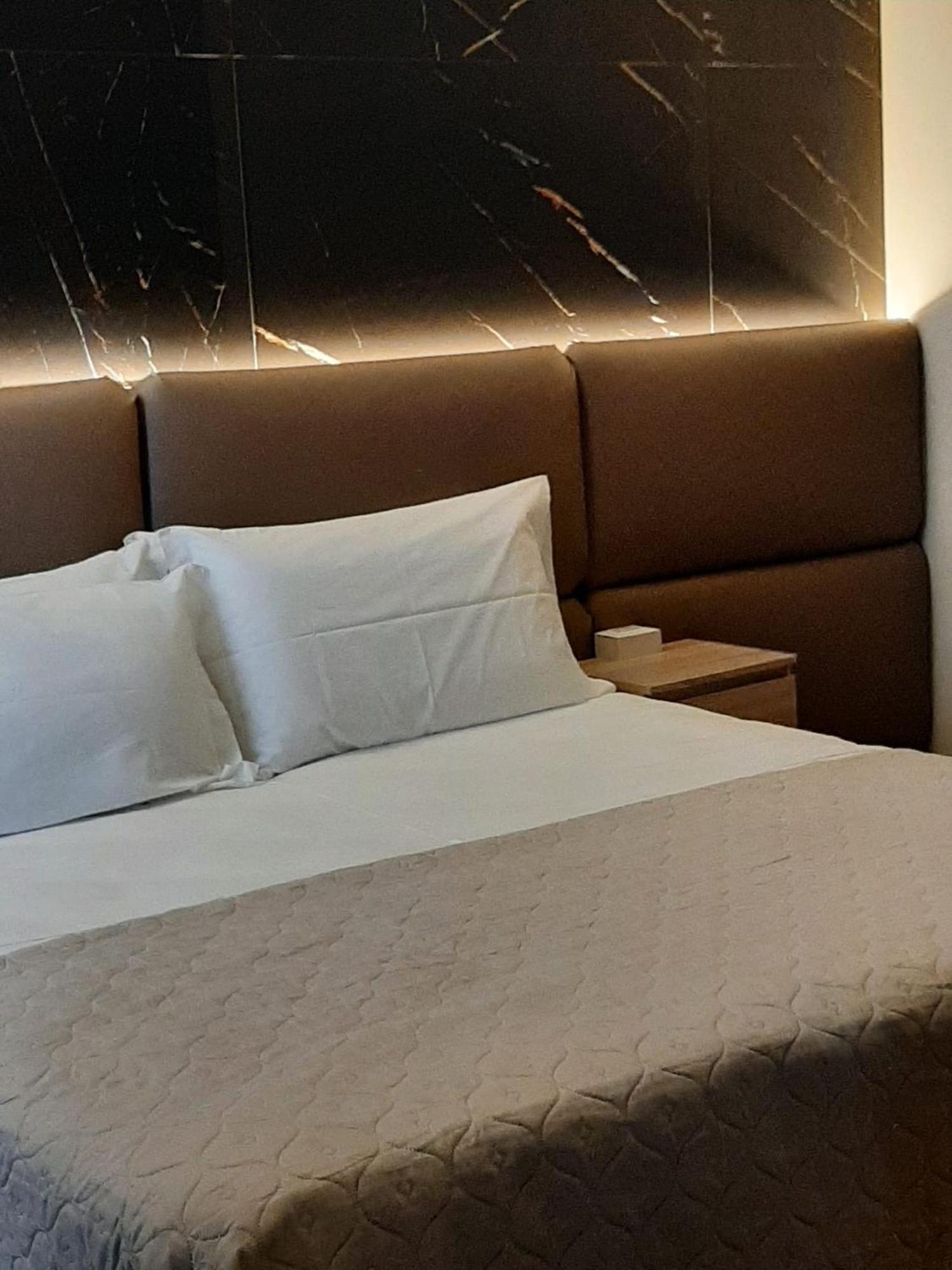 Baaria House Hotel Барселона-Поцо ди Гото Екстериор снимка