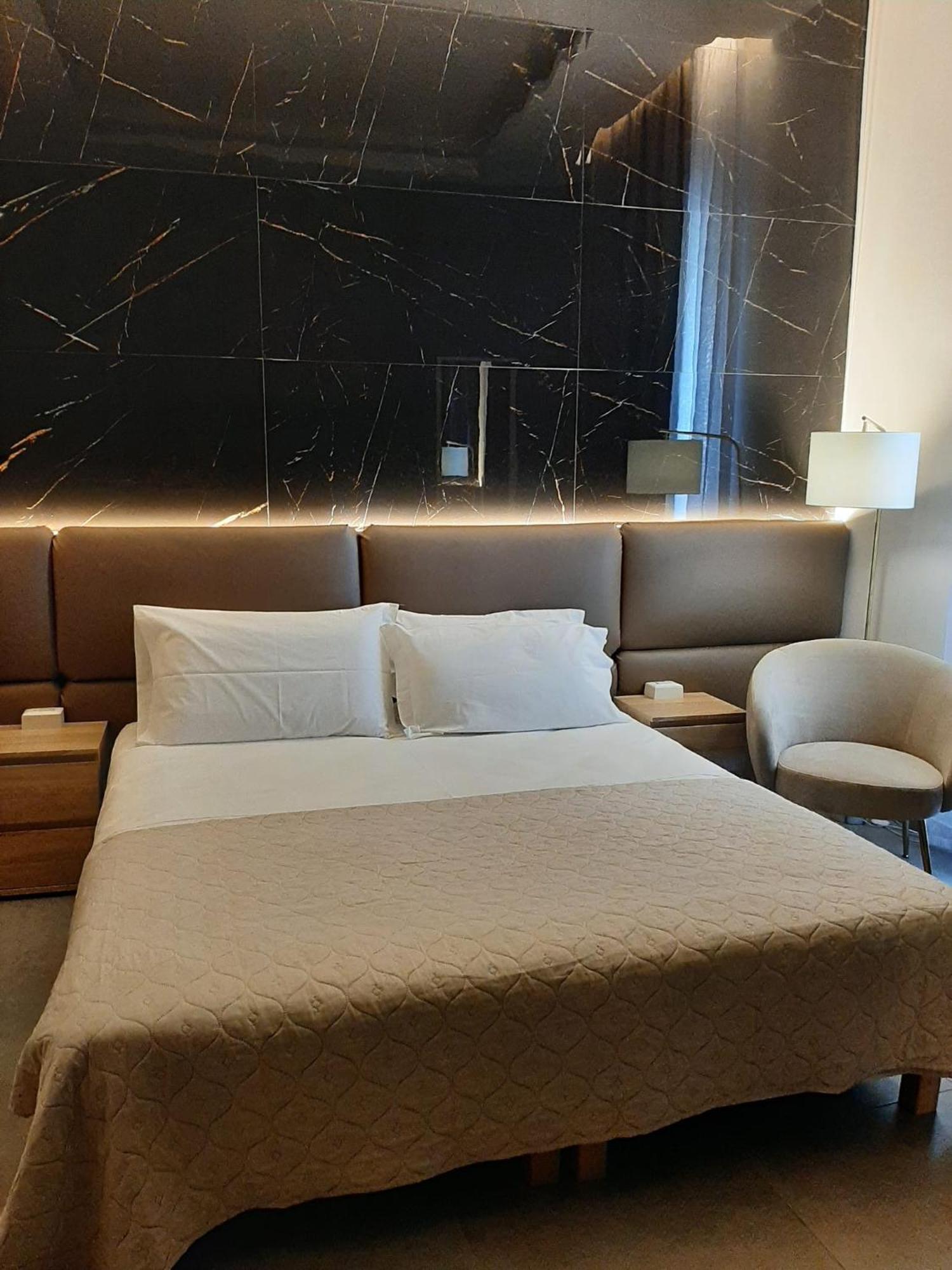Baaria House Hotel Барселона-Поцо ди Гото Екстериор снимка